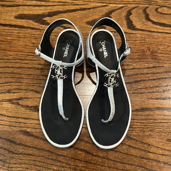 CHANEL Interlocking CC Logo T-Strap Sandals
Size: 11.5 - Picture 7 of 10